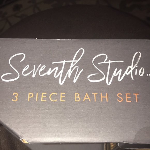 3 piece Bath decor set - Picture 7 of 8